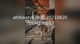 第一人视角拍摄四眼小骚货吃鸡,沙发上后入爆操…