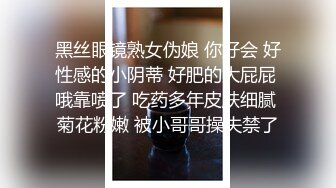 漂亮健身美眉 想不想要 人家是女教练你要尊重 妹子身材不错 扶墙撅着屁屁被后入 内射