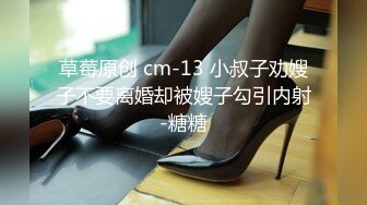 [MP4/ 1.54G] 黑丝女仆两个年轻的小骚妹让两小哥床上玩弄，大姨妈都来了还骚呢，道具摩擦激情爆草