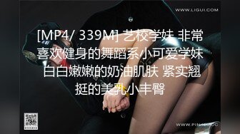 《贵在真实✿露脸性爱》特别会骚叫的长发苗条美眉抠两下就流水脱光全程主动，女上M腿使劲肏张着嘴尖叫不停一路肏到卫生间