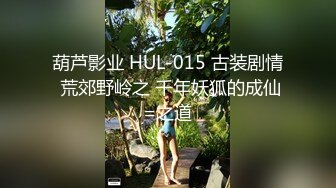 灰丝漂亮伪娘 露着仙棒吃面不过瘾还撸了一发 全然不顾店里监控和旁边的顾客 看外表还真是个大美人儿