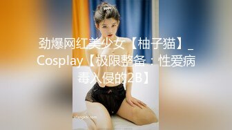 商场女厕偷拍 牛仔裤美女阴毛杂乱的小肥B