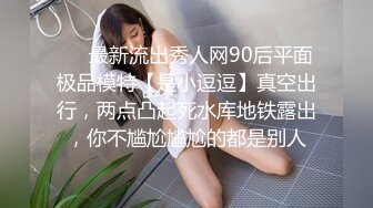 微胖丰满的老婆和老公无套啪啪做爱女上位打桩，超多角度舔逼玩穴享受性爱的快乐