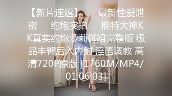 47.我说美女怎么站着擦屁股，原来把丝袜脱了