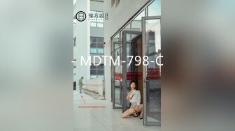 日本小姐姐【ymdm】两女一男双飞大战，边操边舔逼，双女翘屁股，轮流后入爆操